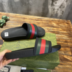 Gucci Slide Clássica Preta