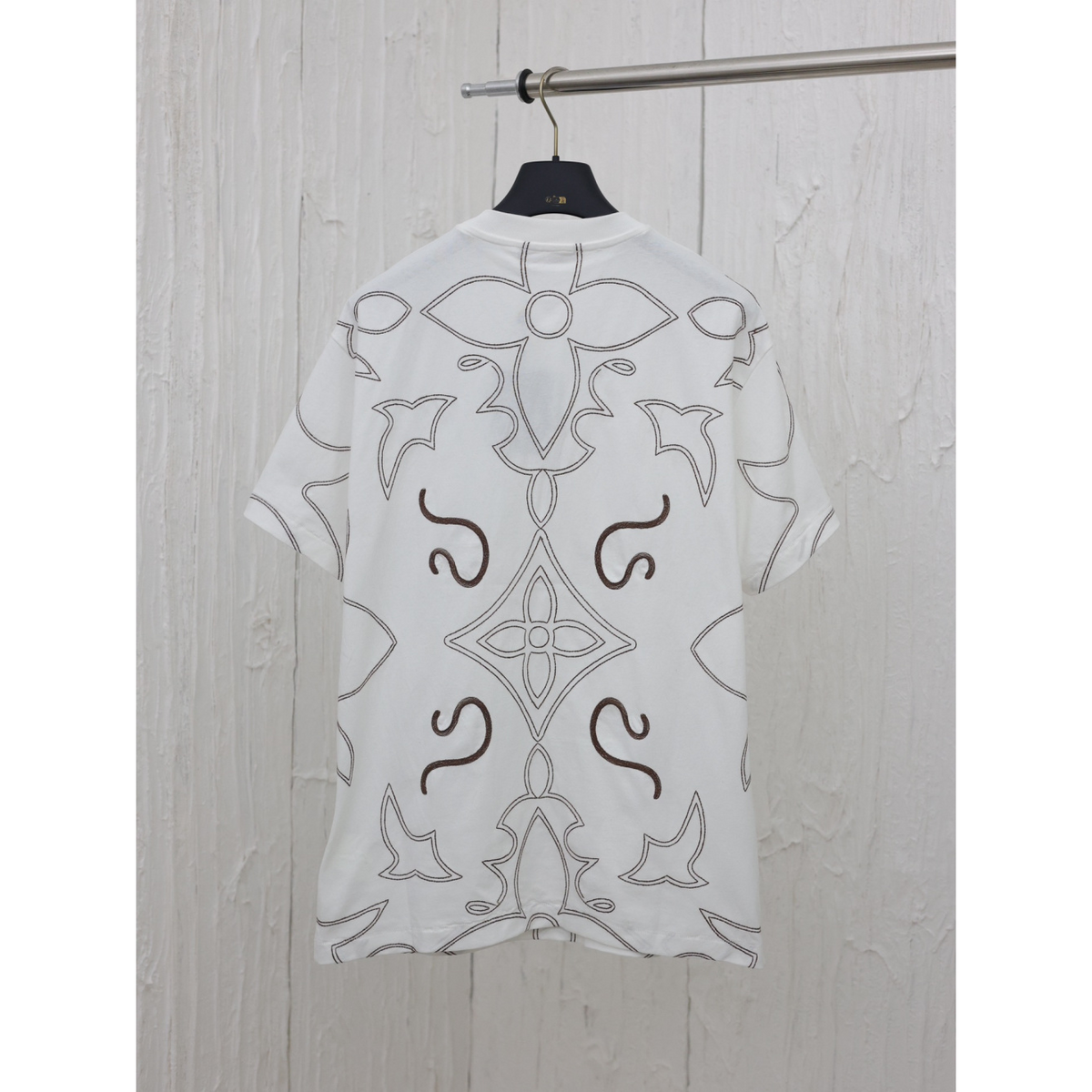 Camiseta de Algodão Louis Vuitton Bordado LV Arabesque Branca