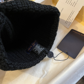 Gorro Louis Vuitton LV Only Preto