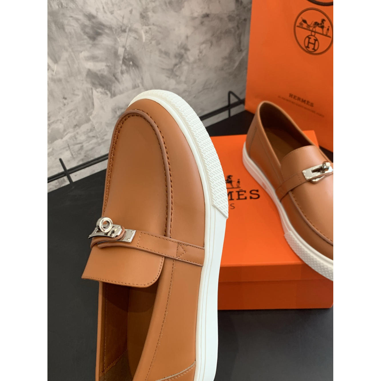 Tênis Hermès Slip-On Game em Couro Liso Marrom