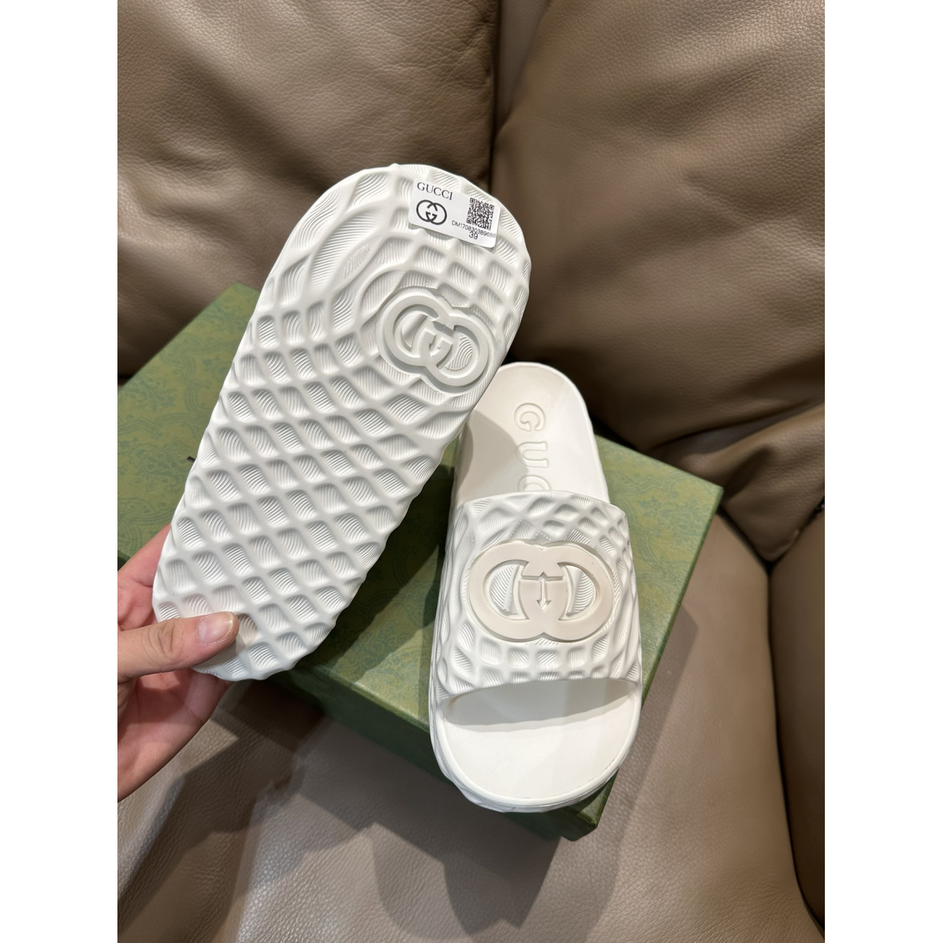 Chinelo Slide Gucci GG Interlocking Branco Sandália