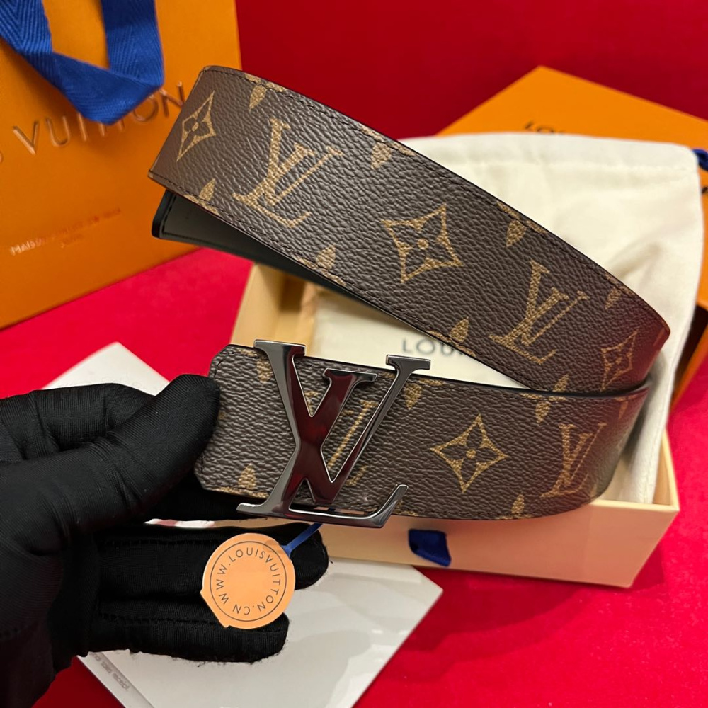 Cinto Louis Vuitton Initiales Monogram Preto Reversível ferragem prata 4.0cm
