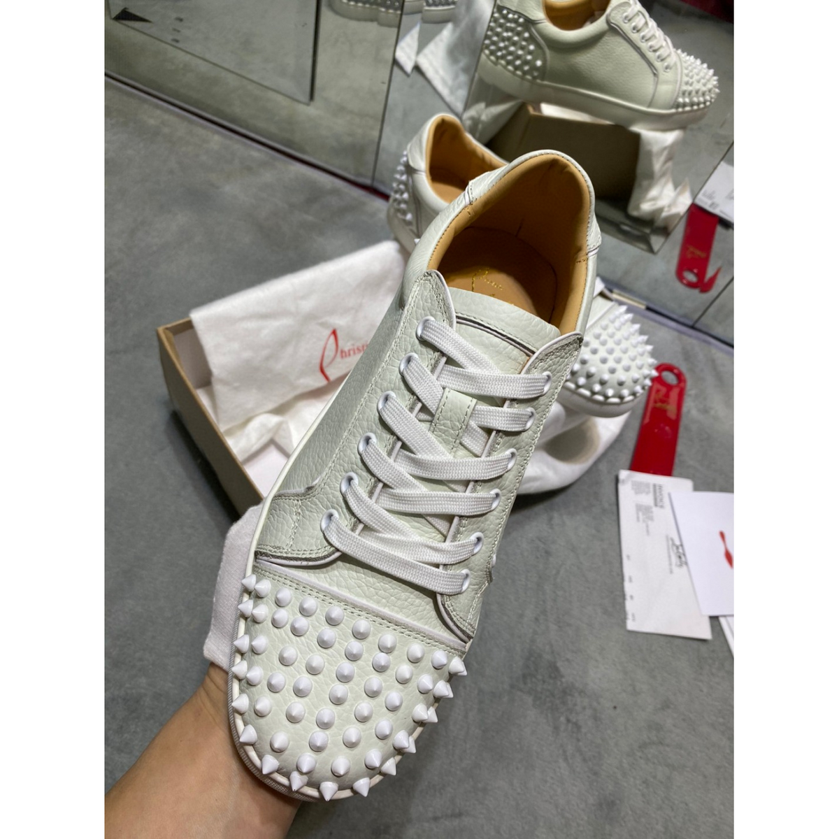 C. Louboutin Tênis Cano Baixo Branco