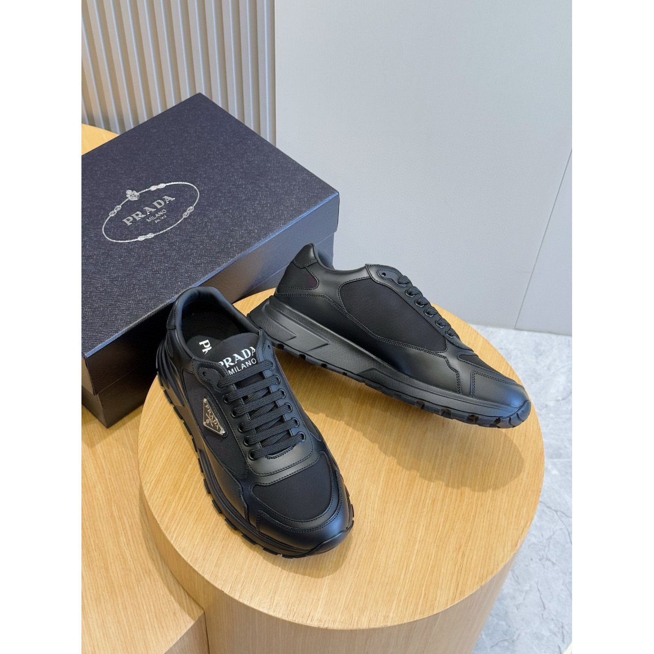 Tênis Prada em Couro e Re-Nylon Preto