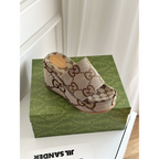 Sandália Gucci GG Maxi Canvas Flatform Salto Marrom