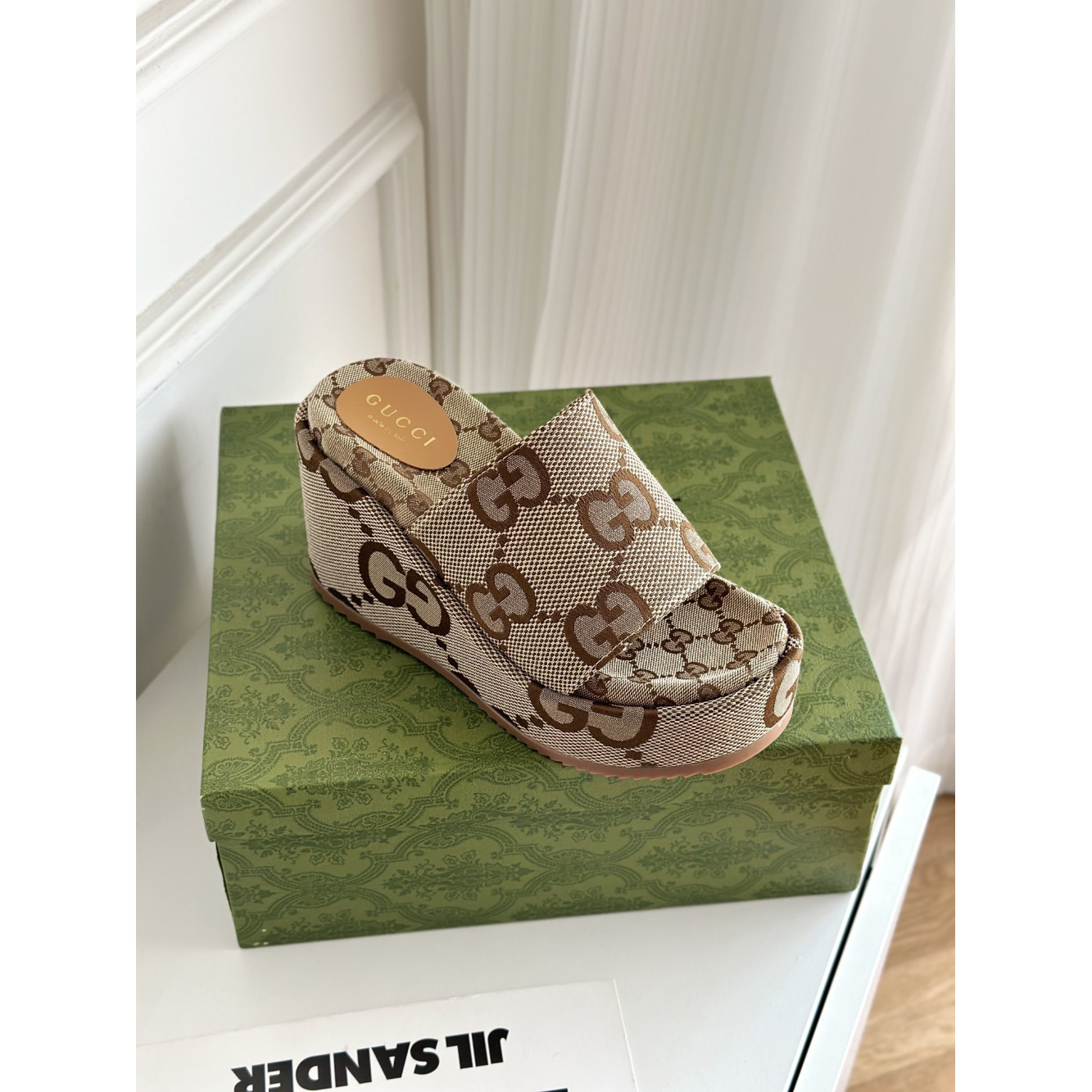 Sandália Gucci GG Maxi Canvas Flatform Salto Marrom