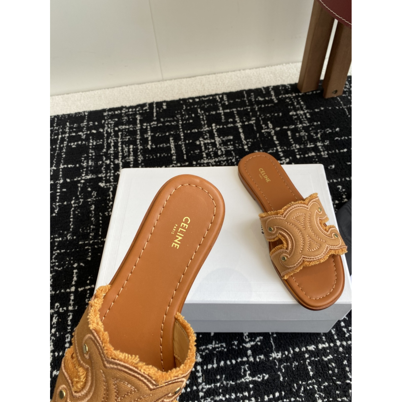 Sandália Celine Marina Finged Mule Marrom Camelo