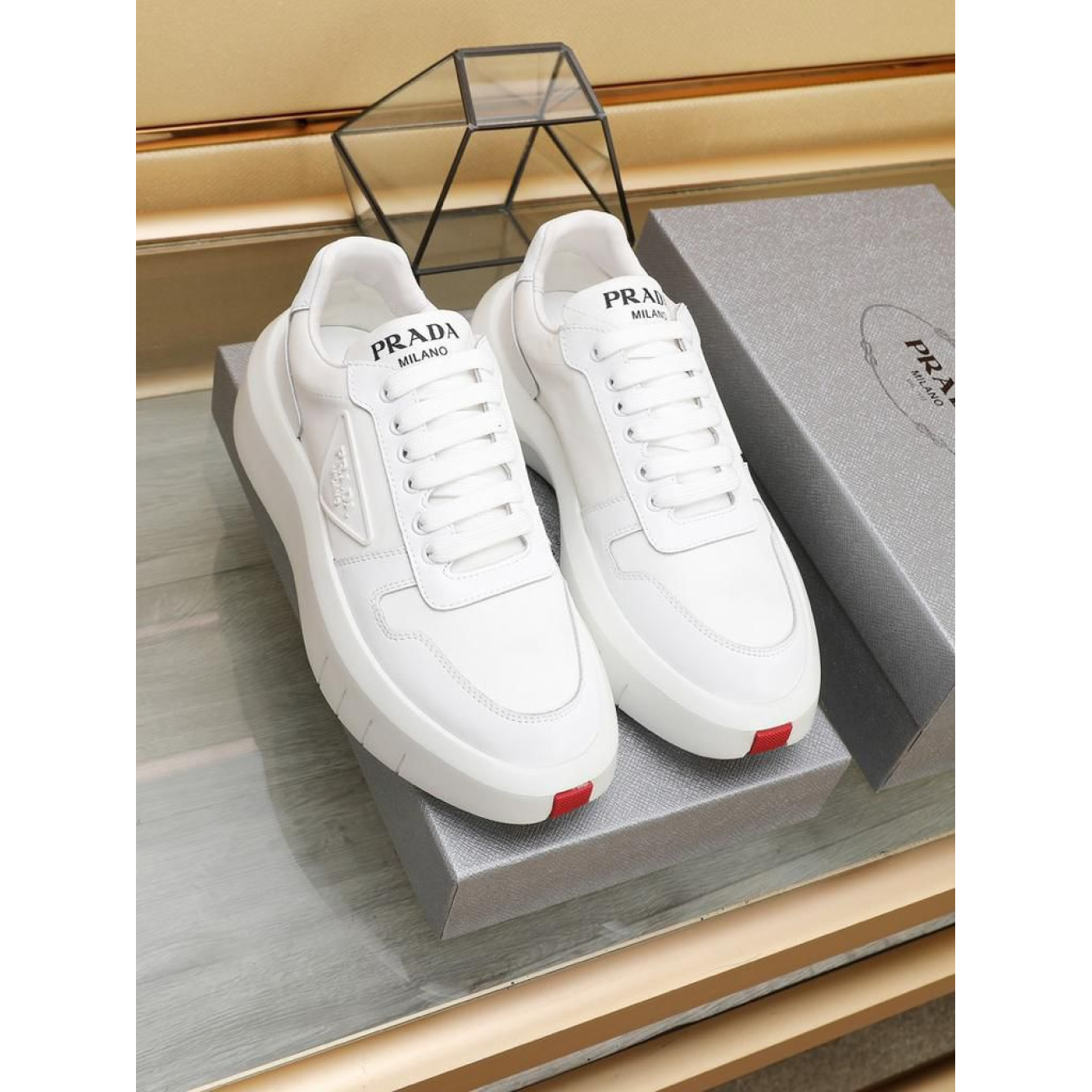 Prada Tênis em Branco