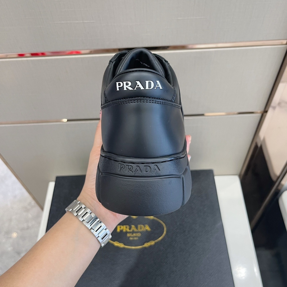 Tênis Prada em Couro Preto