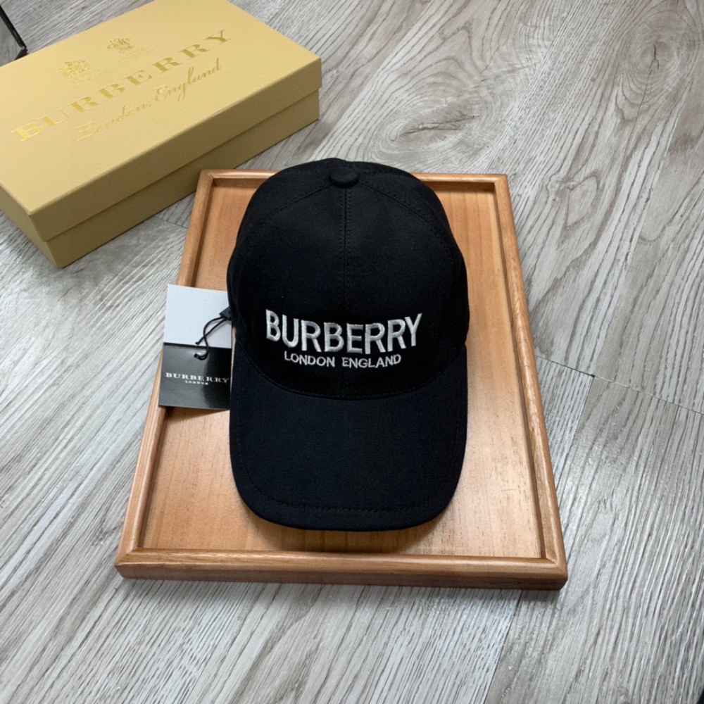 Boné Burberry London England Preto