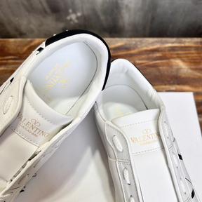 Tênis Valentino Garavani Rockstud VLTN