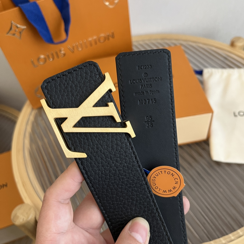 Cinto Louis Vuitton Heritage Reversível Preto Ferragem Dourada 4.0cm