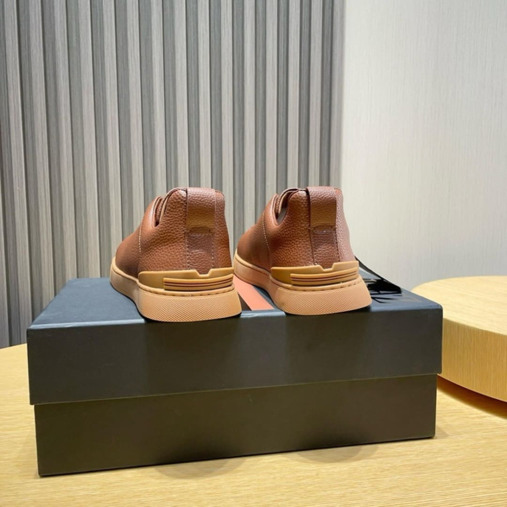 Zegna Triple Stitch em Couro Marrom Ferrrugem
