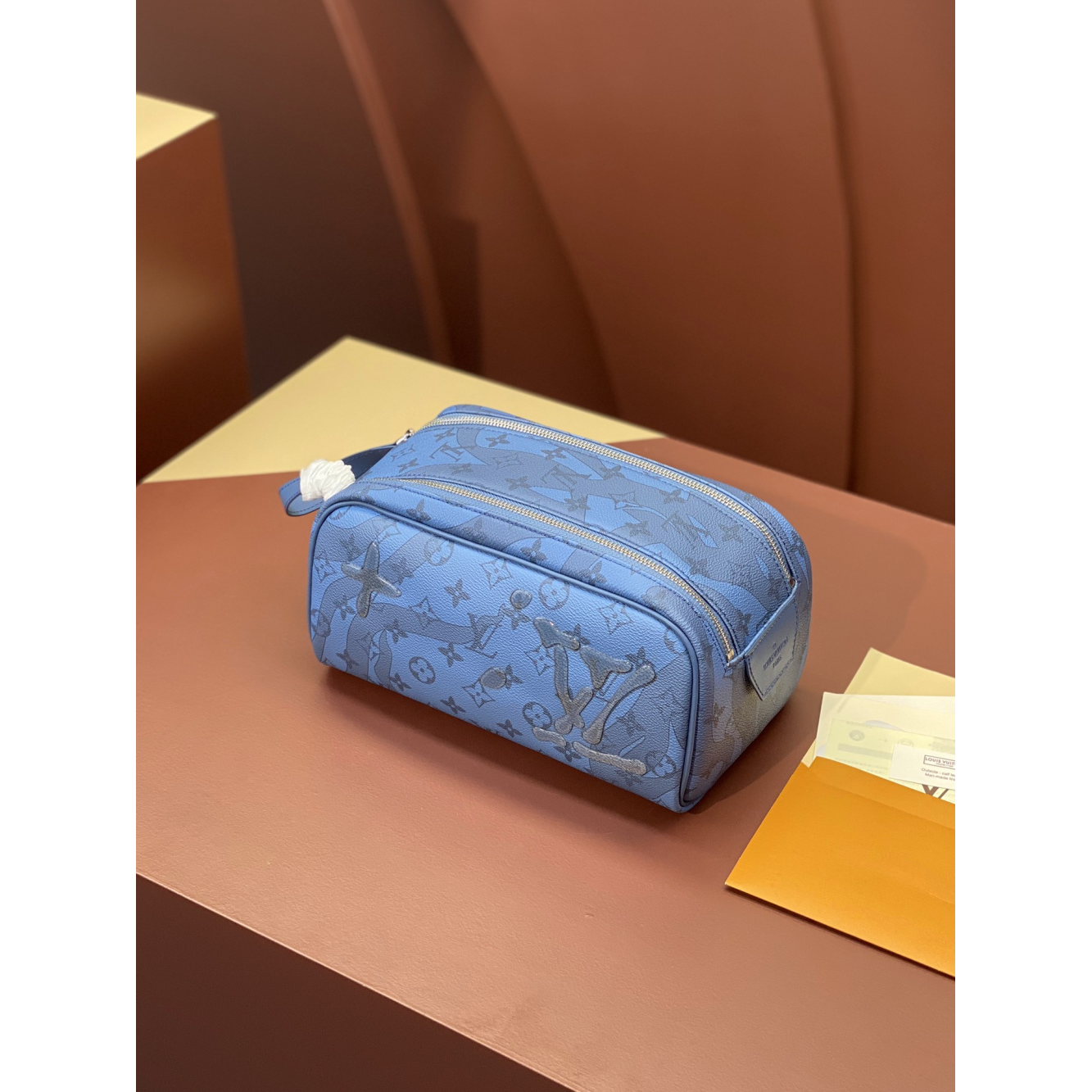 Necessaire Louis Vuitton LV Dopp Kit Azul 28x15x16.5cm