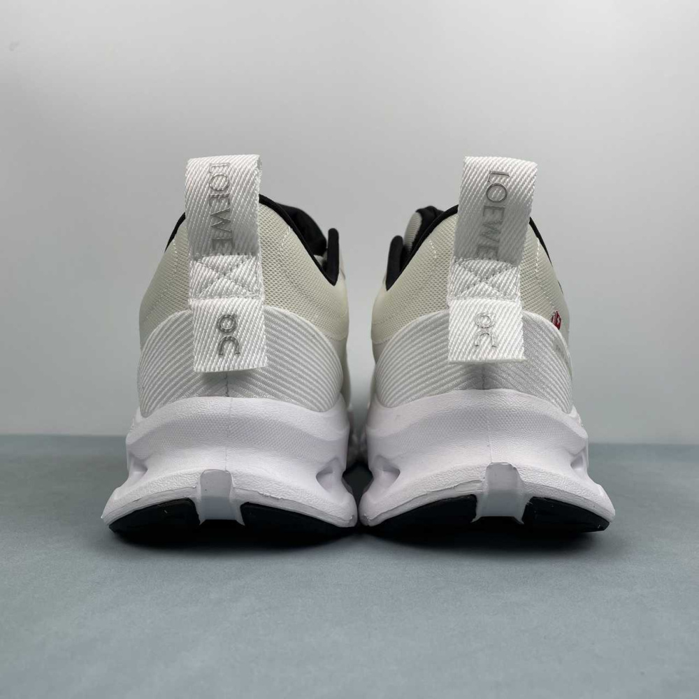 Tênis On Cloudtilt x LOEWE branco/preto