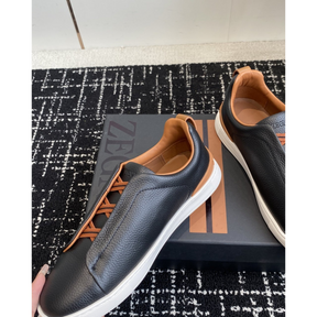 Zegna Triple Stitch em Couro Granulado Preto/Laranja
