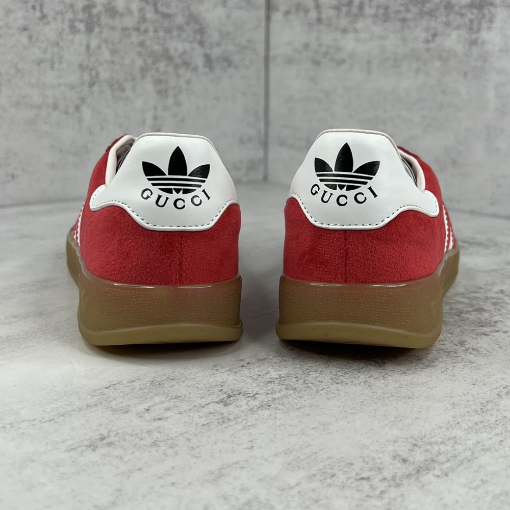 Tênis Gucci x Adidas Gazelle Vermelho/Branco