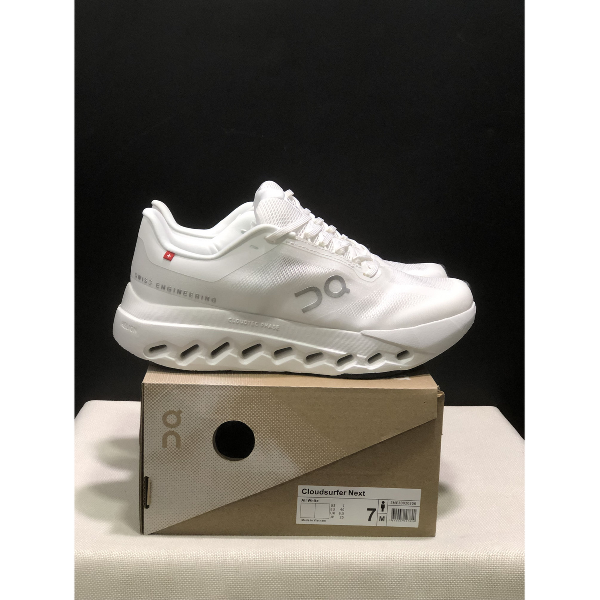 Tênis On Running Cloudsurfer Branco