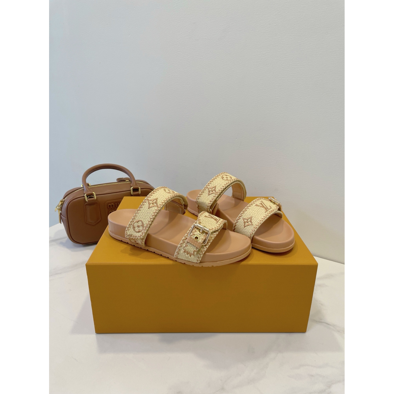 Sandália Louis Vuitton Papete Mule Bom Dia em Ráfia