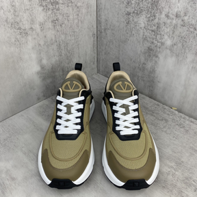 Tênis Valentino Garavani True Act Sneakers Cáqui