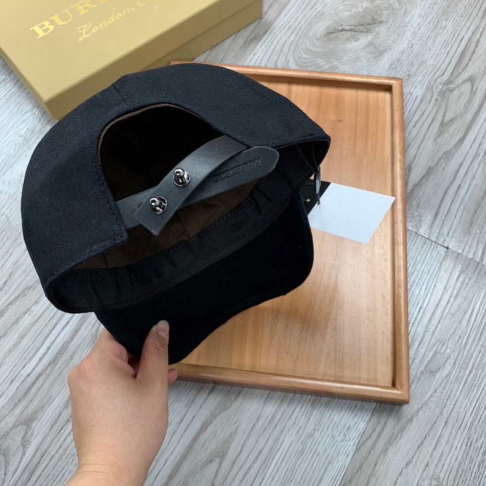 Boné Burberry London England Preto