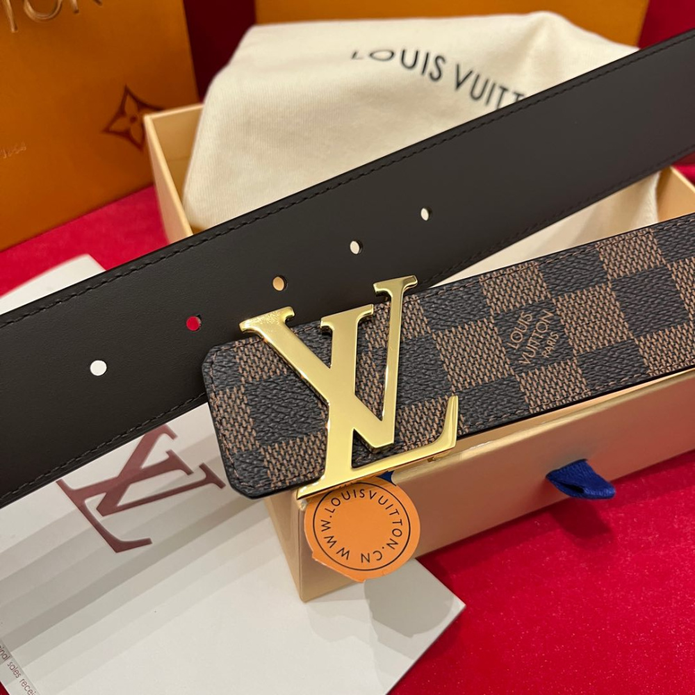 Cinto Louis Vuitton Initiales Reversível Marrom Ferragem Dourada 4.0cm