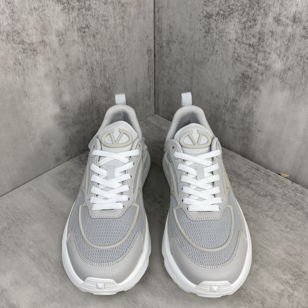 Tênis Valentino Garavani True Act Sneakers Cinza
