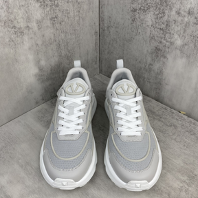 Tênis Valentino Garavani True Act Sneakers Cinza