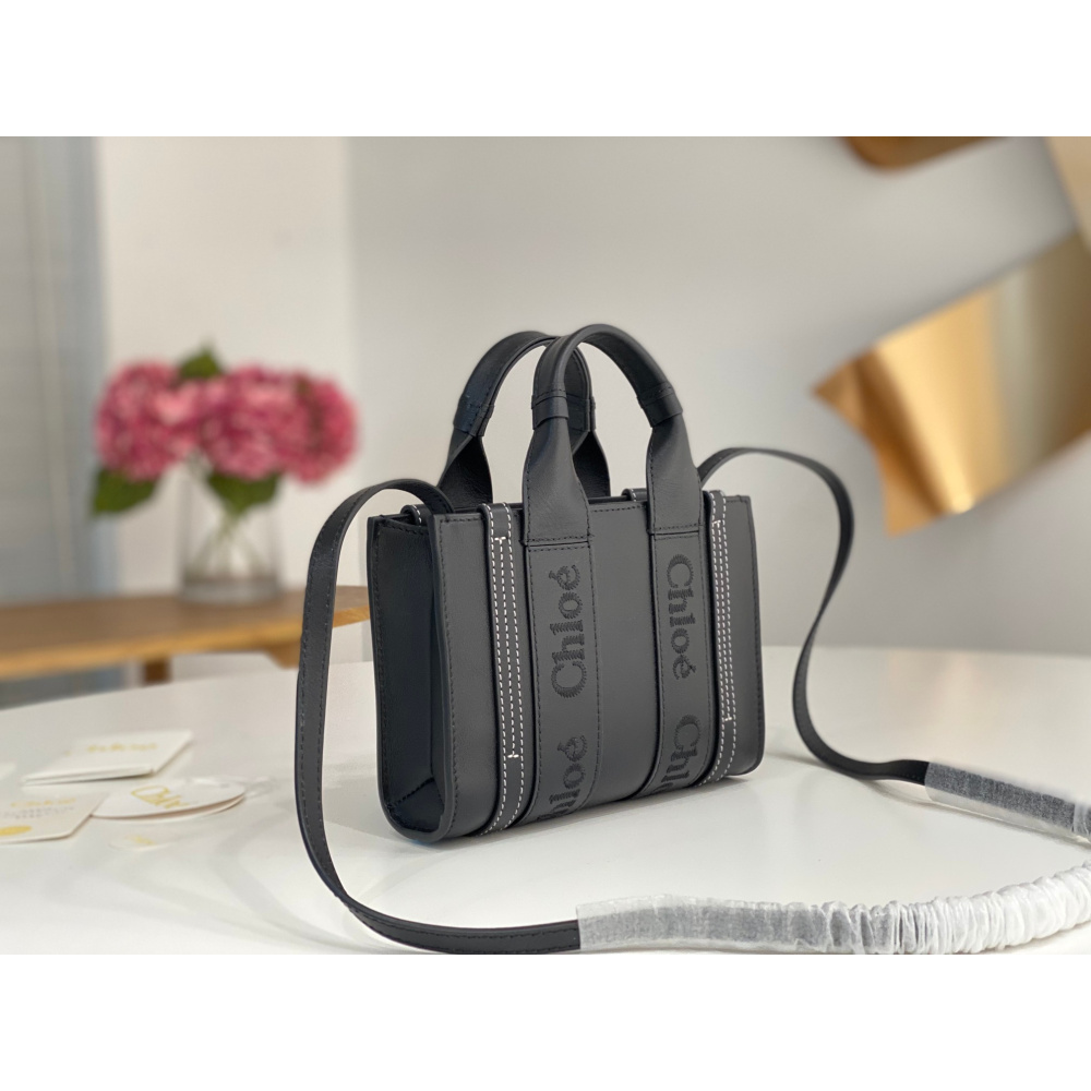 Bolsa Chloé Tote Woody de Couro 20x24x6cm (Preta e outras cores)