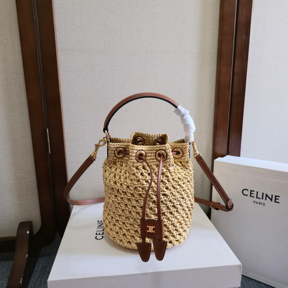 Bolsa Celine Teen Clara em Ráfia e Couro 16x19x16cm