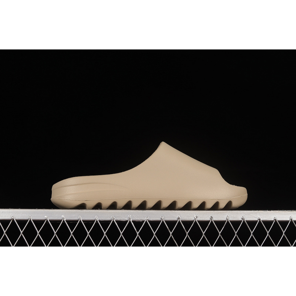 YEEZY SLIDES BROWN