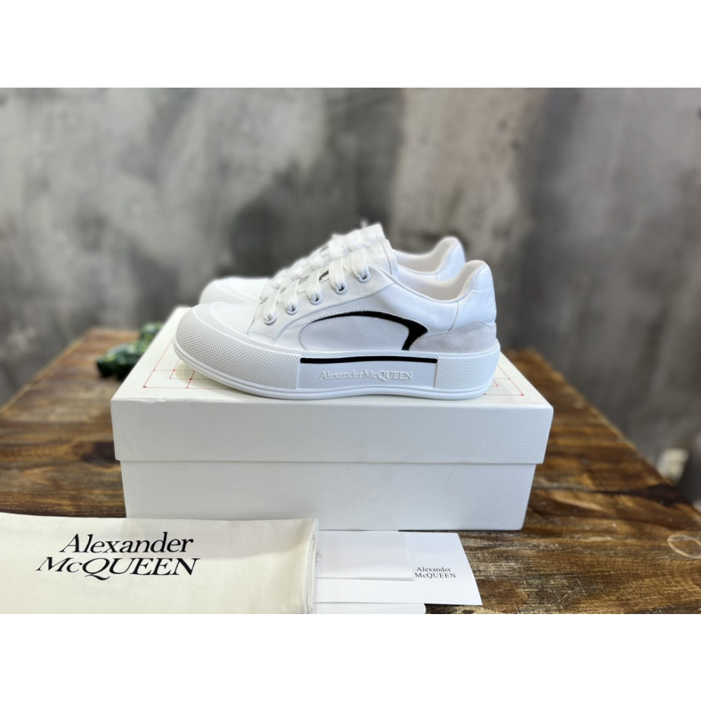 Tênis Alexander Mcqueen Skate Deck Plimsoll de Couro Branco