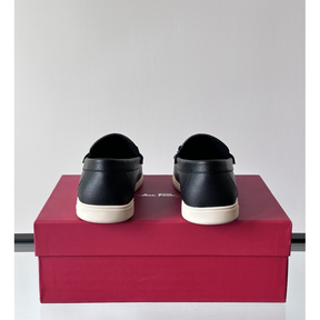 Sapato Mocassim Salvatore Ferragamo Casual Preto com Fivela Gancini
