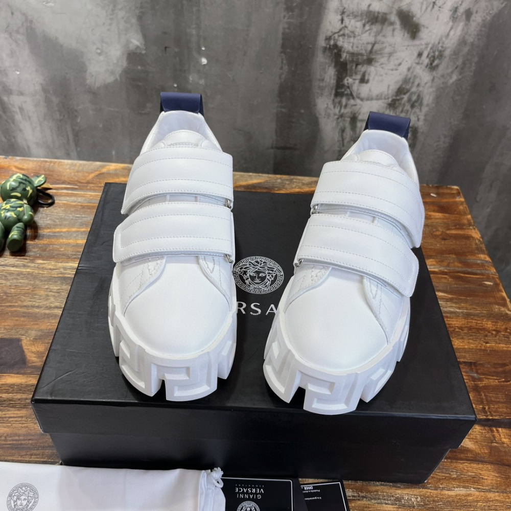 Tênis Versace Greca Labyrinth de Couro Branco/Azul