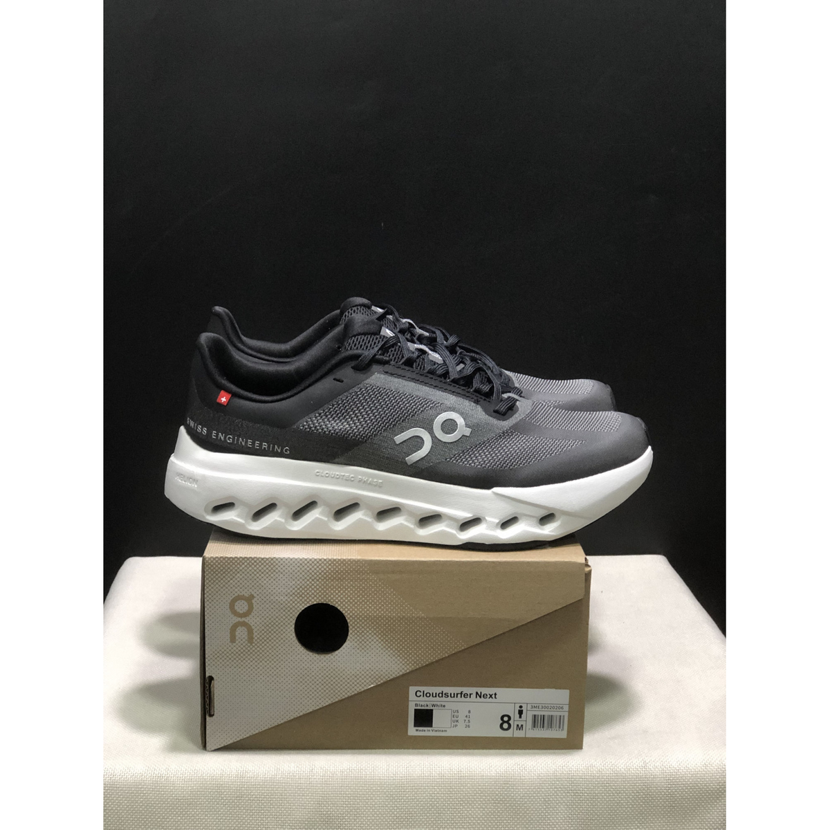 Tênis On Running Cloudsurfer Cinza