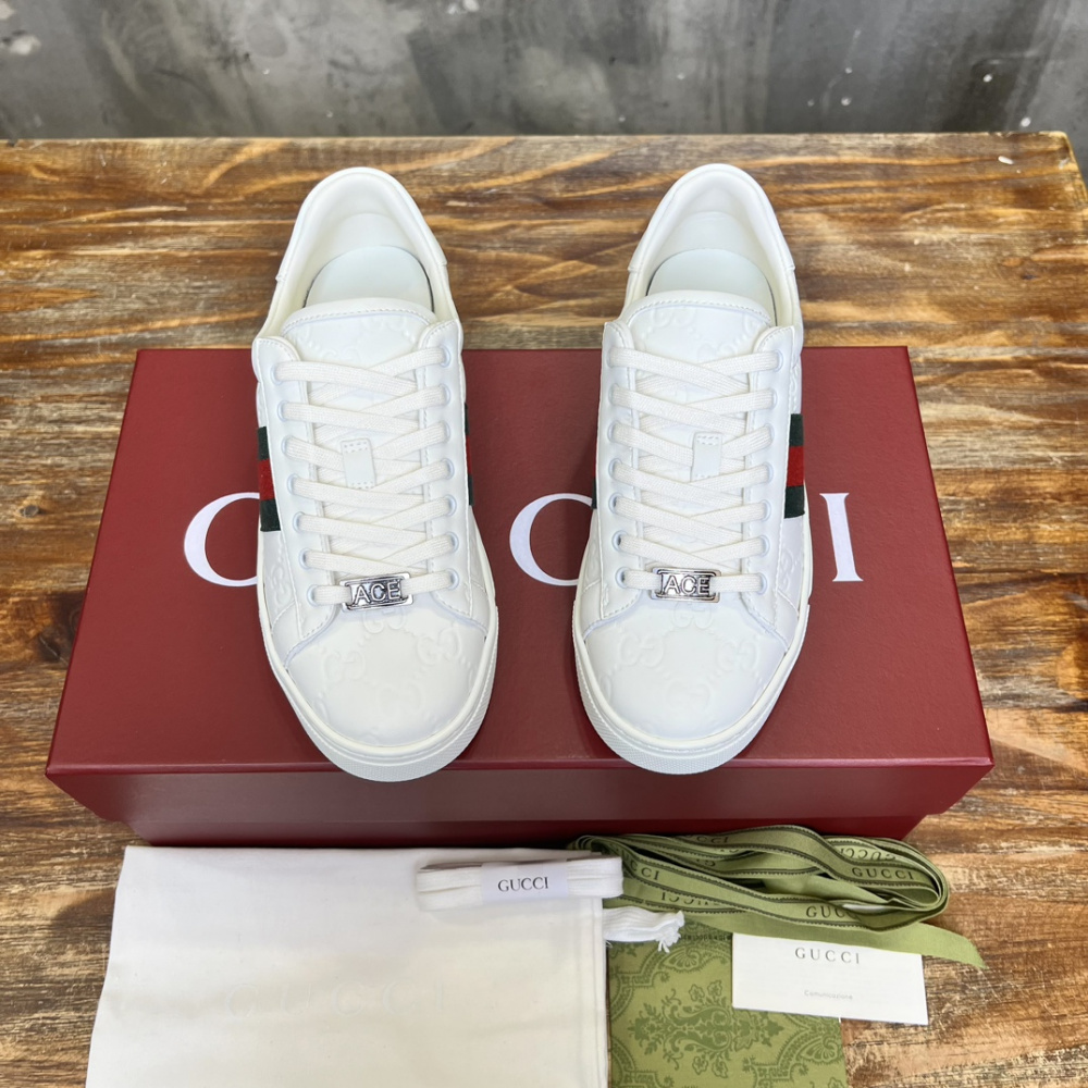 Gucci Sneaker Ace With Web Branco em relevo