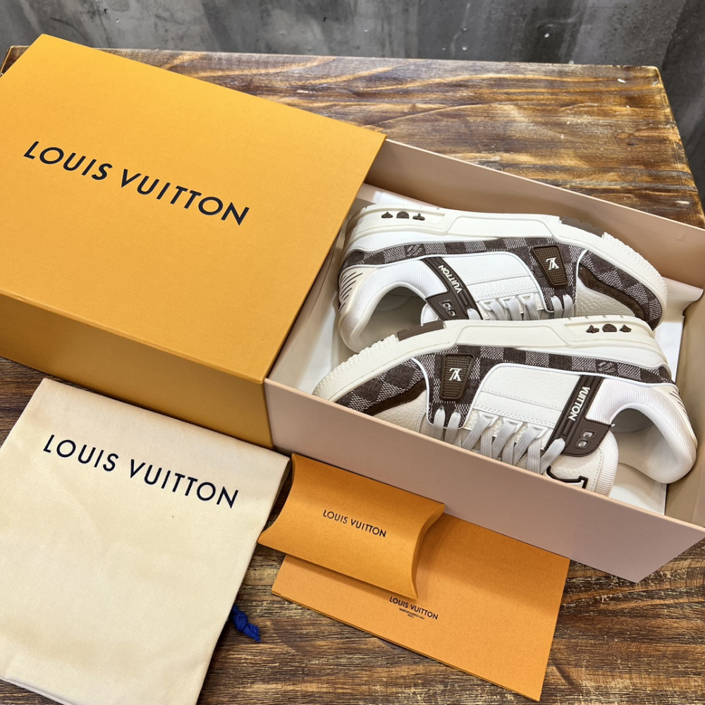 Tênis Louis Vuitton LV Trainer Couro Marrom Canvas Damier