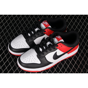 SB DUNK LOW WHITE/BLACK/RED