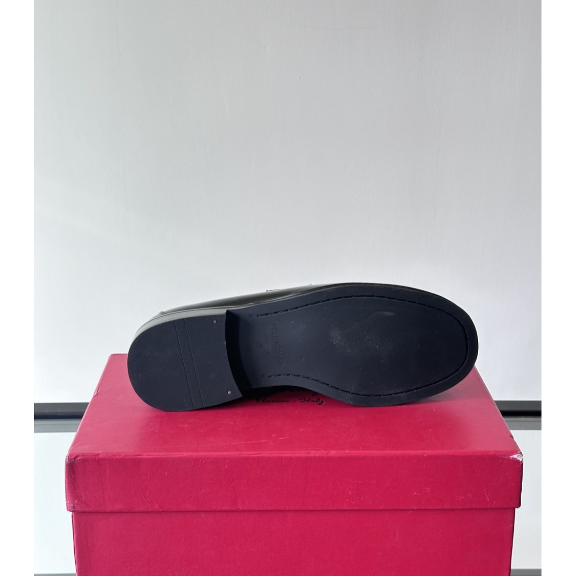Sapato Mocassim Salvatore Ferragamo Social Couro Preto Liso com Fivela Gancini