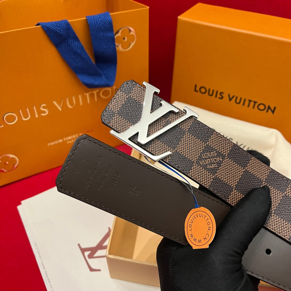 Cinto Louis Vuitton Initiales Reversível Marrom Ferragem Prata 4.0cm