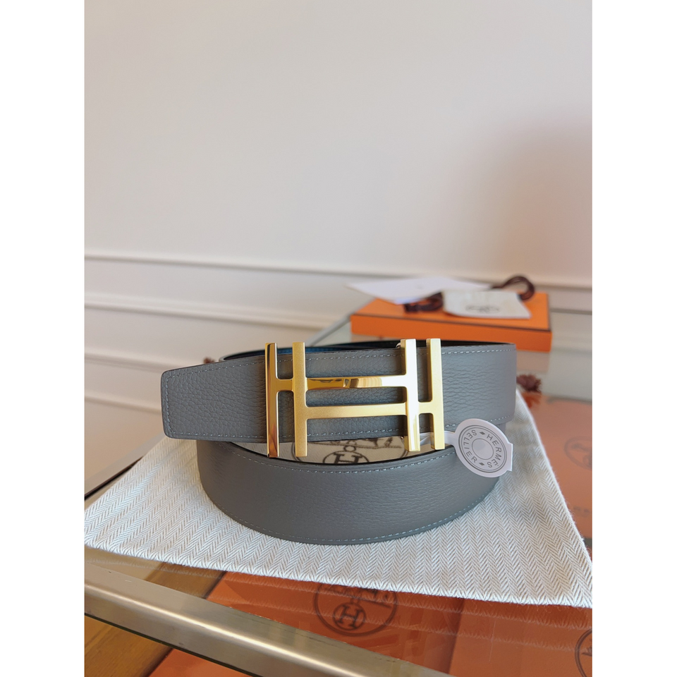 Cinto Hermès Reversível em Couro Cinza e Fivela H Au Carré Dourado 3.2cm