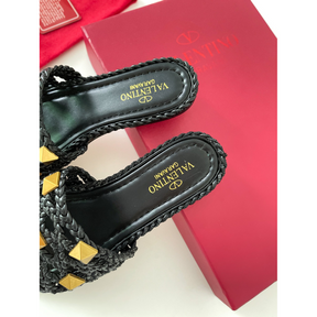 Sandália Valentino Garavani Braided Roman Stud Preta