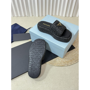 Prada Flatform em crochê Preta