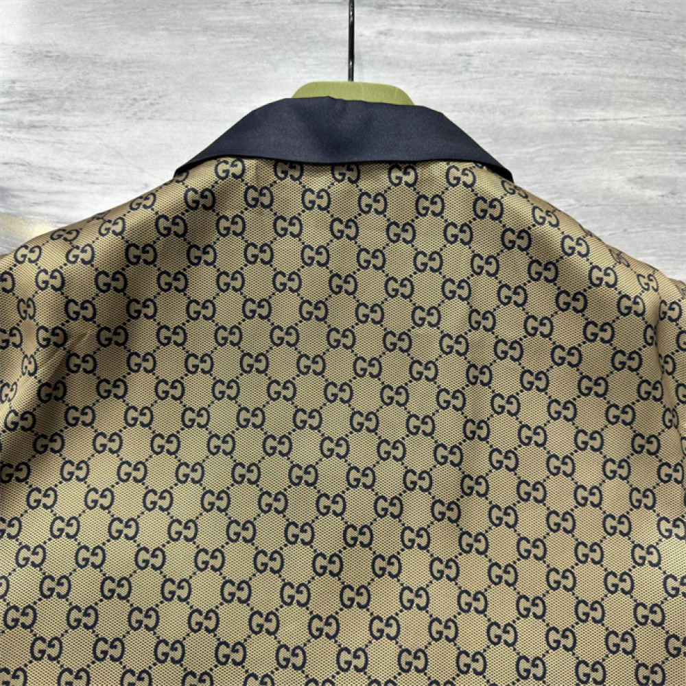Conjunto Gucci Camisa e Bermuda Seda Azul e Bege
