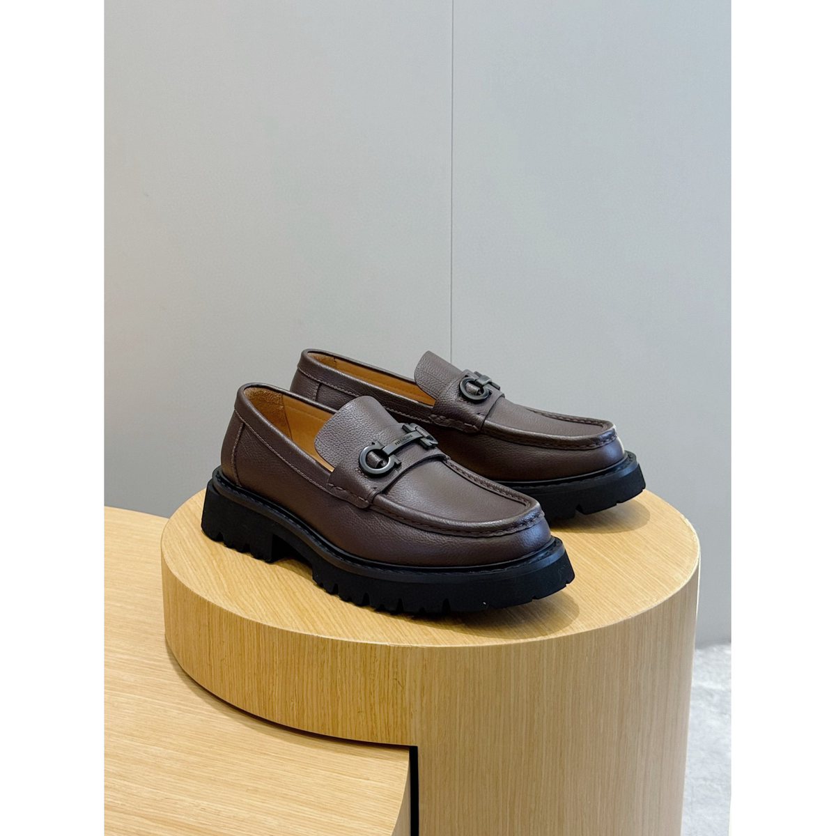 Salvatore Ferragamo Mocassim em Couro Marrom