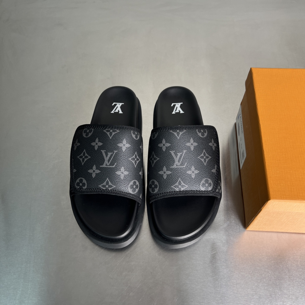 Chinelo Slide Louis Vuitton LV Miami Mule Monogram Preto Sandália