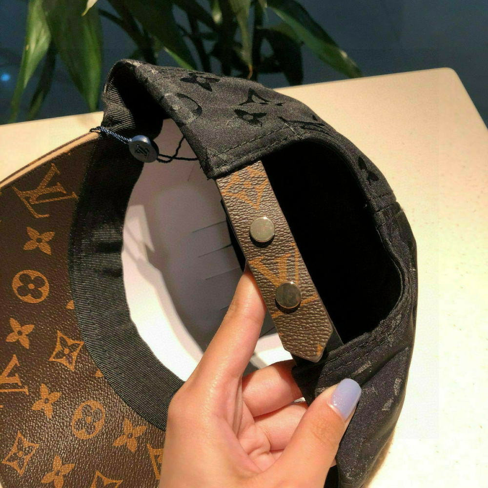Boné Louis Vuitton Monogram Preto