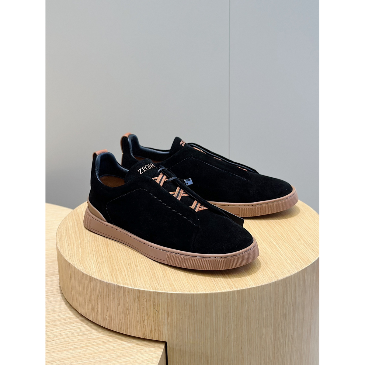 Zegna Triple Stitch Secondskin em Camurça Preto/Laranja