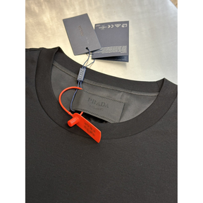 Camisa Prada em algodão Logotipo de letras estampado na parte da frente Preta