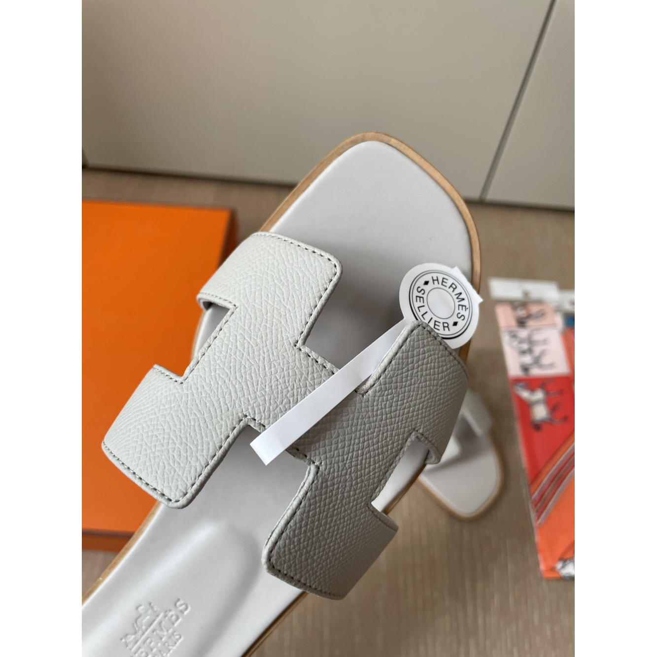 Sandália Hermès Oran Branco